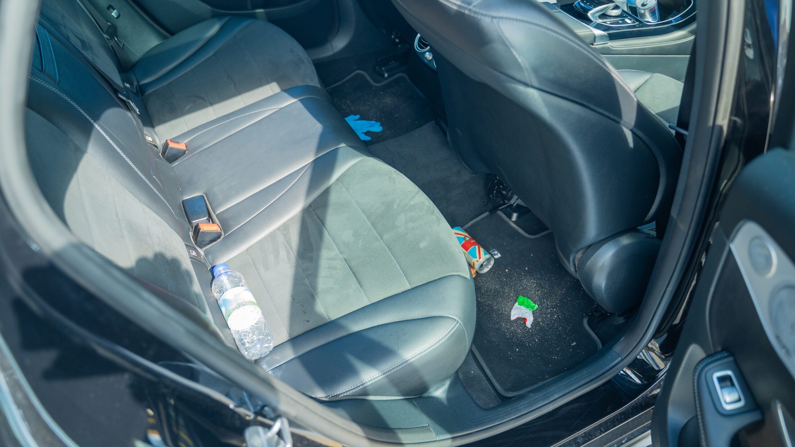 gummimåtter eller stofmåtter til bilen